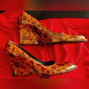 Gucci Tortoise Printed Patent Wedges